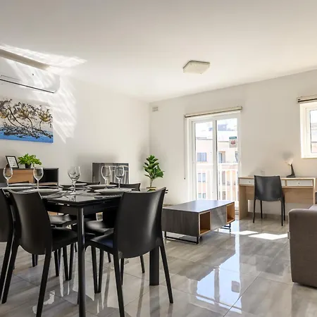 F9 1, Private Double With Private Bathroom In Shared Flat * Msida