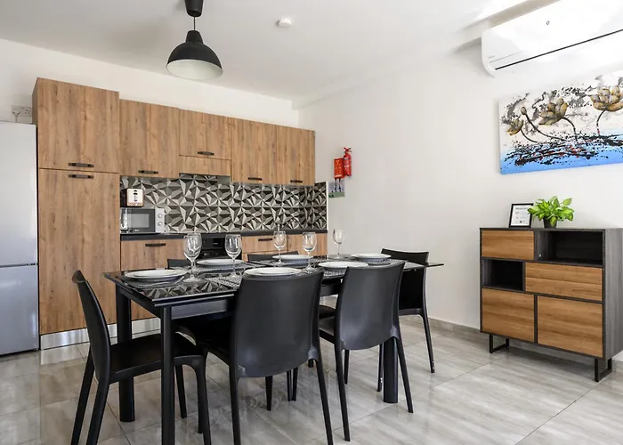 F9 1, Private Double With Private Bathroom In Shared Flat Homestay *