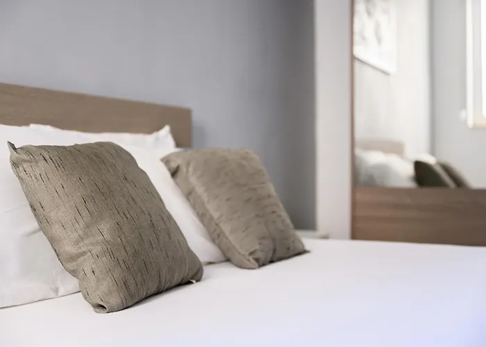 Homestay F9 1, Private Double With Private Bathroom In Shared Flat *