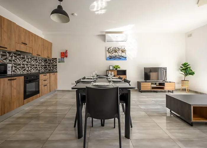 Homestay F9 1, Private Double With Private Bathroom In Shared Flat *