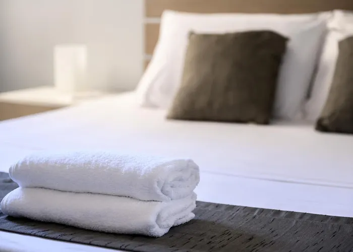 F9 1, Private Double With Private Bathroom In Shared Flat Homestay