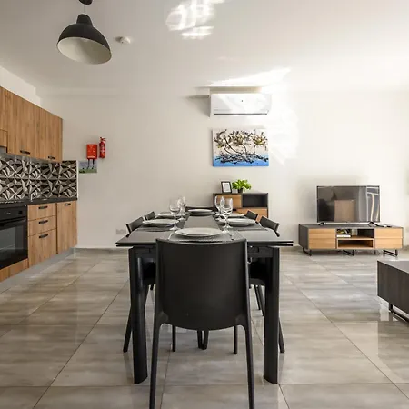Privatunterkunft F9 1, Private Double With Private Bathroom In Shared Flat *