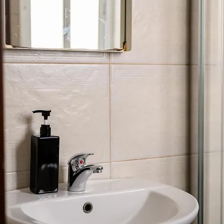 F9 1, Private Double With Private Bathroom In Shared Flat Homestay szállás Msida