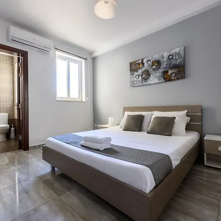 F9 1, Private Double With Private Bathroom In Shared Flat * Msida