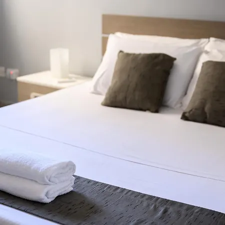 F9 1, Private Double With Private Bathroom In Shared Flat