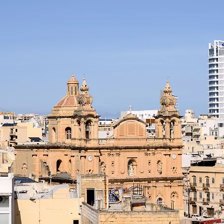 Gazde/Camere de închiriat F9 1, Private Double With Private Bathroom In Shared Flat *