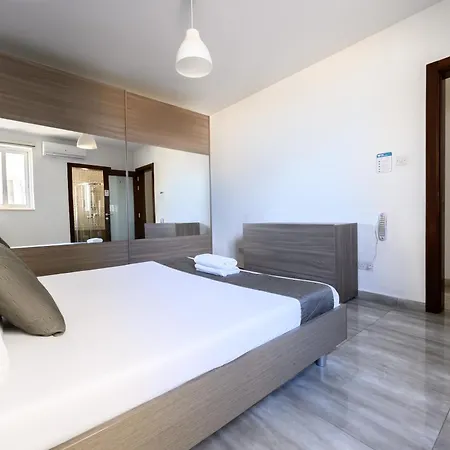 F9 1, Private Double With Private Bathroom In Shared Flat *