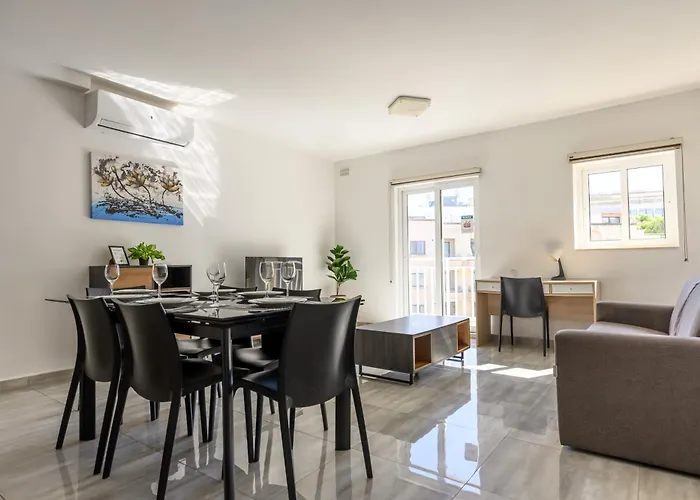 F9 1, Private Double With Private Bathroom In Shared Flat * Msida