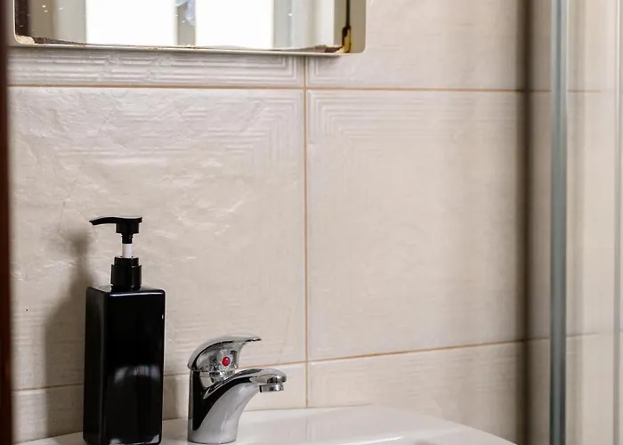 F9 1, Private Double With Private Bathroom In Shared Flat Habitación en casa particular Msida