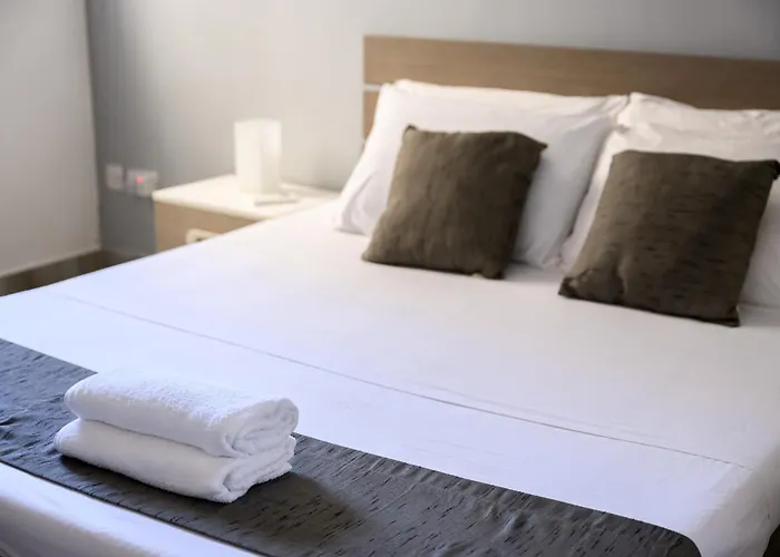 F9 1, Private Double With Private Bathroom In Shared Flat