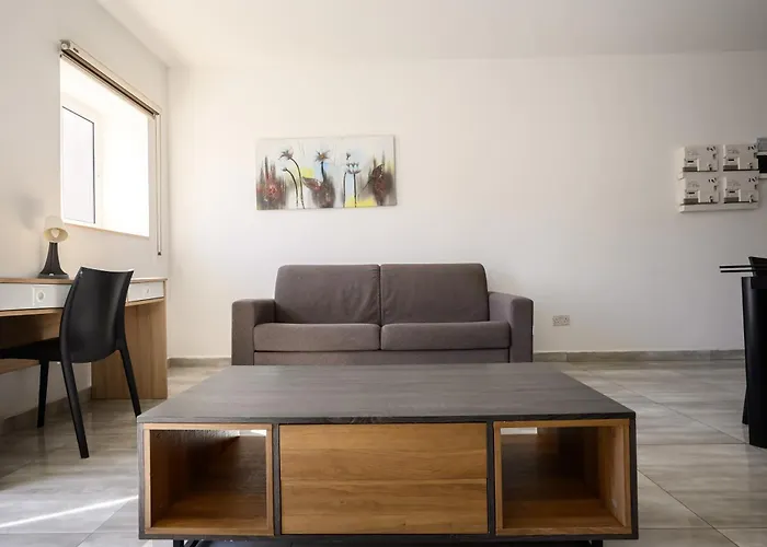 F9 1, Private Double With Private Bathroom In Shared Flat Habitación en casa particular Msida